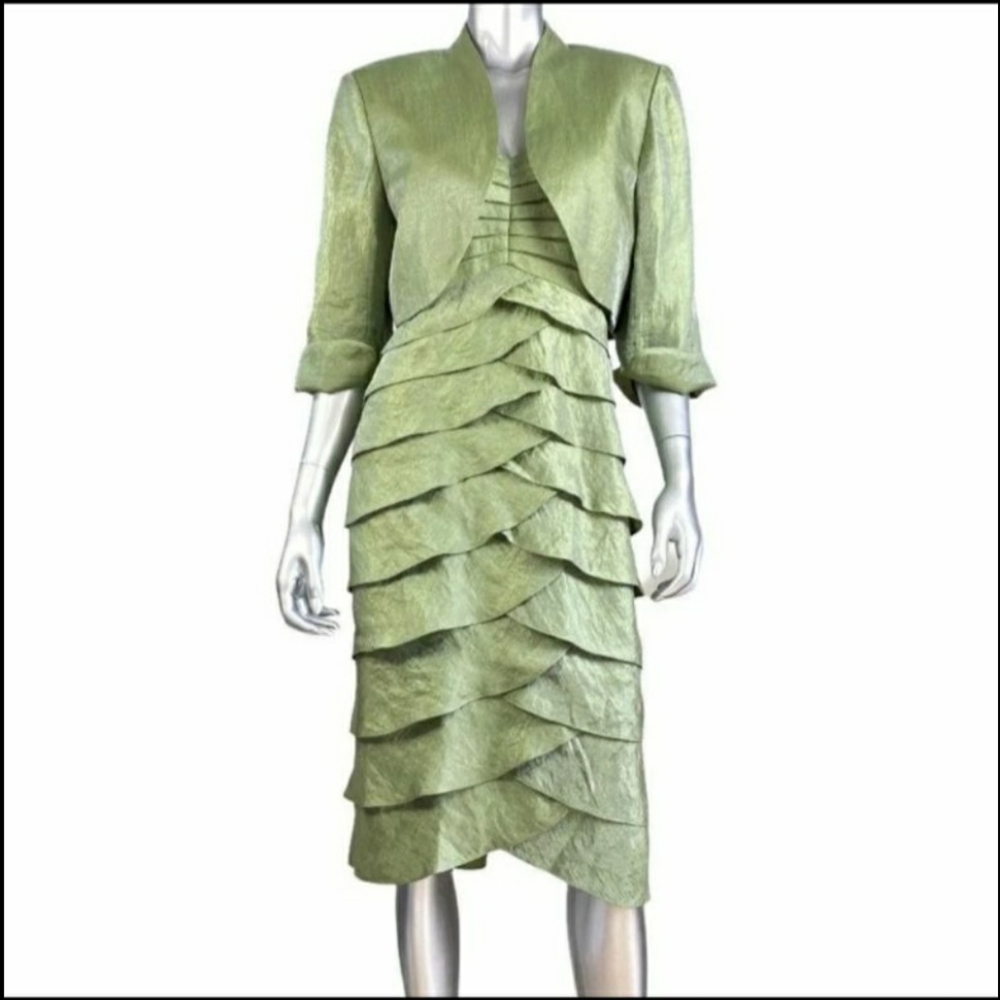 Adrianna papell party dress with half sleeve cover. Size 20w.